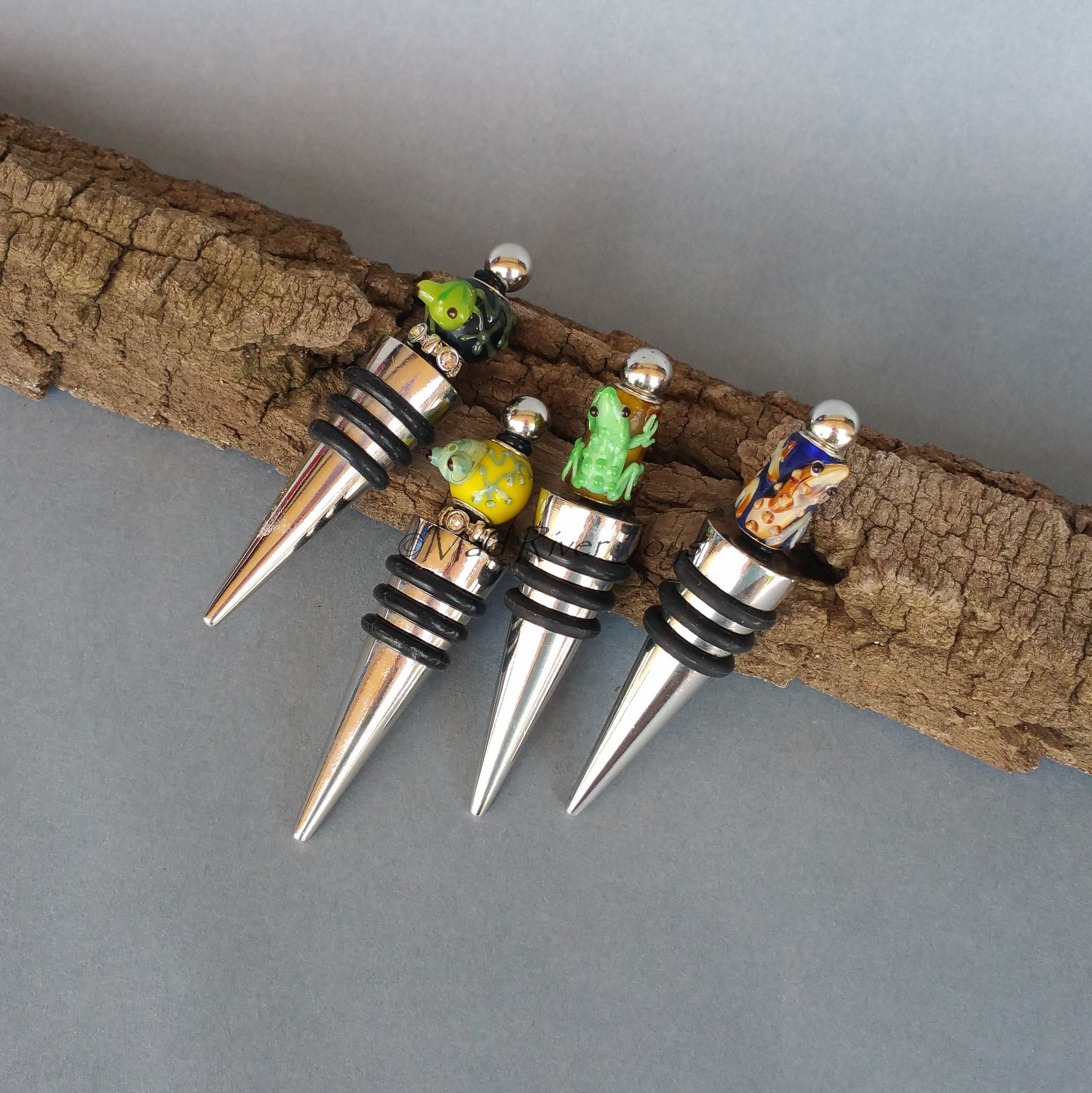 Bottle Stopper--Large Green Lampwork Frog on Tan Glass Bead